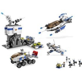 LEGO® Factory Space Skulls 10192 released in 2008 - Image: 1