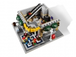 LEGO® Creator Grand Emporium 10211 released in 2010 - Image: 3