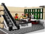 LEGO® Creator Grand Emporium 10211 released in 2010 - Image: 6