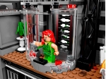 LEGO® DC Comics Super Heroes Batman™: Ausbruch aus Arkham Asylum 10937 erschienen in 2012 - Bild: 3
