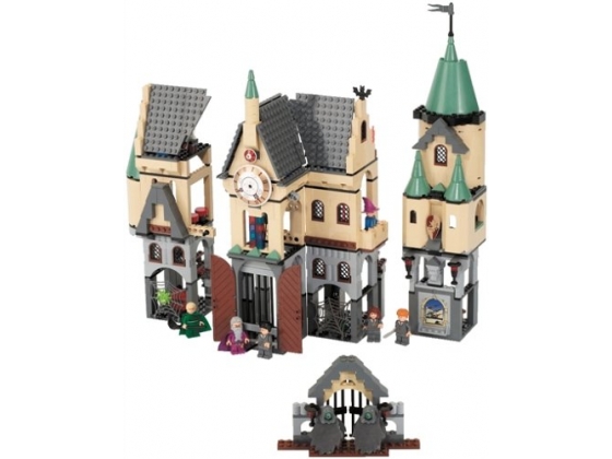 LEGO® Harry Potter Hogwarts Castle (2nd edition) 4757 released in 2004 - Image: 1