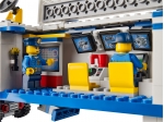 LEGO® Town Polizei-Überwachungs-Truck 60044 erschienen in 2014 - Bild: 5