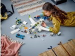 LEGO® City Passagierflugzeug 60367 erschienen in 2023 - Bild: 9