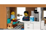 LEGO® City Familienhaus mit Elektroauto 60398 erschienen in 2023 - Bild: 5