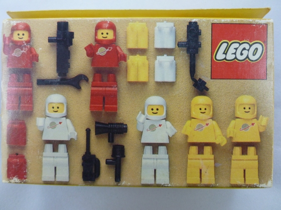 LEGO® Space Minifig Pack 6701 released in 1983 - Image: 1