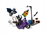LEGO® DC Comics Super Heroes Catwoman Catcycle City Chase 6858 released in 2012 - Image: 1