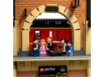 LEGO® Harry Potter Hogwarts Express™ – Collectors' Edition 76405 released in 2022 - Image: 4
