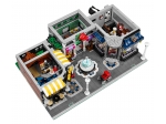 LEGO® Creator Assembly Square 10255 released in 2017 - Image: 6