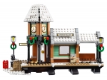 LEGO® Creator Winter Village Station 10259 released in 2017 - Image: 3