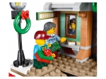LEGO® Creator Winterlicher Bahnhof 10259 erschienen in 2017 - Bild: 4