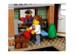 LEGO® Creator Winterlicher Bahnhof 10259 erschienen in 2017 - Bild: 7