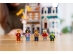 LEGO® Creator Bookshop 10270 released in 2020 - Image: 17