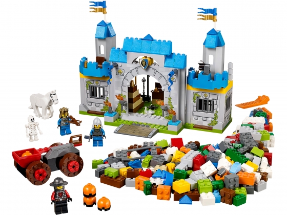LEGO® Juniors Knights' Castle 10676 released in 2014 - Image: 1