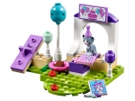 LEGO® Juniors Emma's Pet Party 10748 released in 2018 - Image: 3