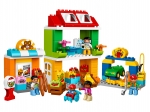 LEGO® Duplo Town Square 10836 released in 2017 - Image: 1