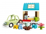 LEGO® Duplo Family House on Wheels 10986 released in 2023 - Image: 1