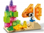 LEGO® Classic Kreativ-Bauset mit durchsichtigen Steinen 11013 erschienen in 2020 - Bild: 8