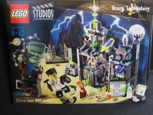 LEGO® Studios Scary Laboratory 1382 released in 2002 - Image: 1