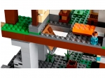 LEGO® Minecraft The Training Grounds 21183 released in 2022 - Image: 7
