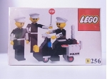 LEGO® Building Set with People Police Officers and Motorcycle 256 released in 1976 - Image: 5