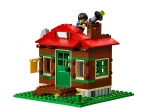 LEGO® Creator Lakeside Lodge 31048 released in 2016 - Image: 6