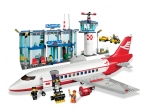 LEGO® Town Airport 3182 released in 2010 - Image: 1