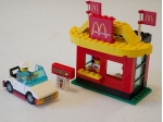 LEGO® Town McDonald's Restaurant 3438 erschienen in 1999 - Bild: 1