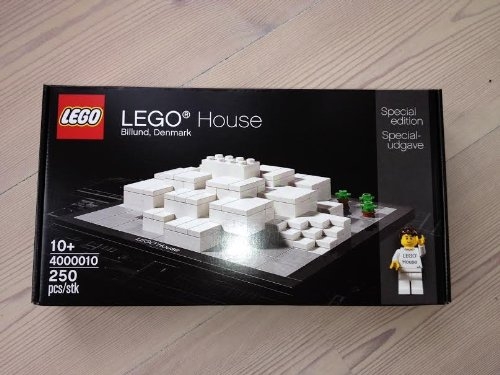 LEGO® LEGO Brand Store LEGO House 4000010 released in 2014 - Image: 1