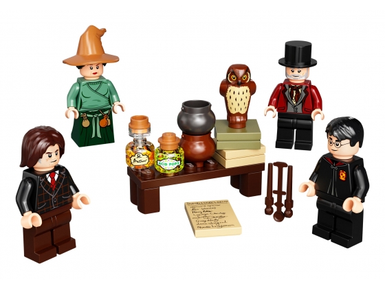 LEGO® Harry Potter Minifiguren aus der Zauberwelt – Zubehörset 40500 erschienen in 2021 - Bild: 1