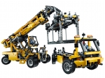 LEGO® Technic Mobile Crane MK II 42009 released in 2013 - Image: 4