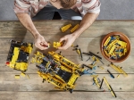 LEGO® Technic App-Controlled Cat® D11 Bulldozer 42131 released in 2024 - Image: 10