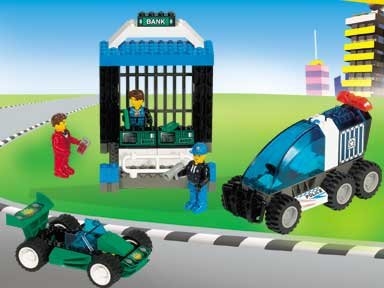 LEGO® 4 Juniors Bank Breakout 4608 released in 2001 - Image: 1
