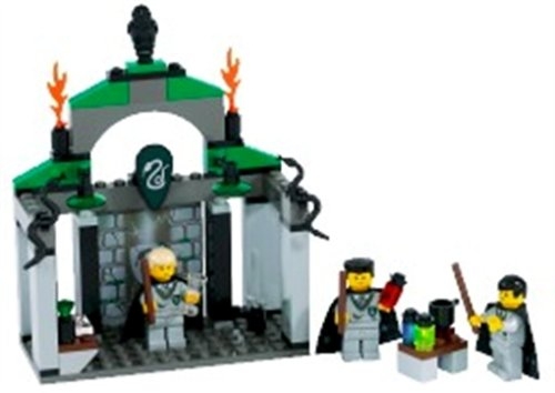 LEGO® Harry Potter Slytherin TM, 90 Teile 4735 erschienen in 2002 - Bild: 1