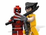 LEGO® Marvel Super Heroes Wolverine's™ Chopper Showdown 6866 released in 2012 - Image: 3