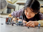 LEGO® Star Wars™ Die mandalorianische Schmiede der Waffenschmiedin 75319 erschienen in 2021 - Bild: 11