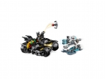 LEGO® DC Comics Super Heroes Batcycle-Duell mit Mr. Freeze™ 76118 erschienen in 2019 - Bild: 3
