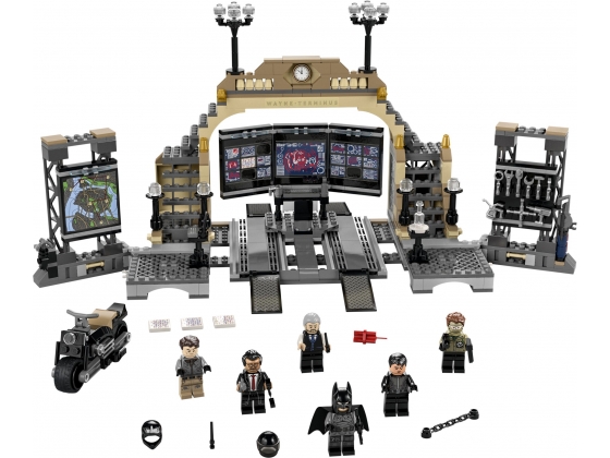 LEGO® DC Comics Super Heroes Batcave™: The Riddler™ Face-off 76183 released in 2021 - Image: 1