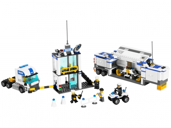 LEGO® Town Police Truck 7743 released in 2008 - Image: 1