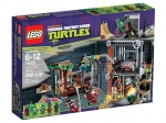 LEGO® Teenage Mutant Ninja Turtles Turtles Hauptquartier 79103 erschienen in 2013 - Bild: 2