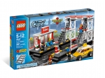 LEGO® Train Train Station 7937 released in 2010 - Image: 2
