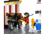 LEGO® Town Tankstelle 7993 erschienen in 2007 - Bild: 4