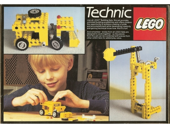LEGO® Technic Universal Building Set 8020 released in 1984 - Image: 1