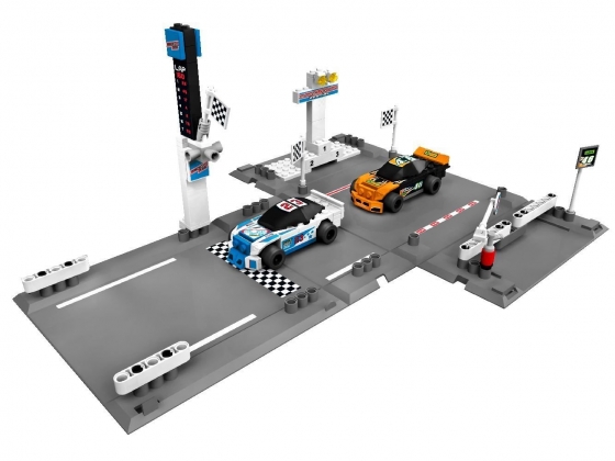 LEGO® Racers Thunder Raceway 8125 released in 2009 - Image: 1
