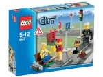 LEGO® Town Minifiguren und Straßenschilder 8401 erschienen in 2009 - Bild: 8