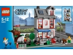LEGO® Town Stadthaus 8403 erschienen in 2010 - Bild: 2