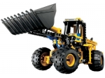 LEGO® Technic Front End Loader 8439 released in 2004 - Image: 1