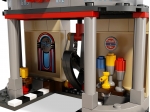 LEGO® Cars Flo’s V8 Café 8487 released in 2011 - Image: 4
